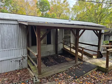 2214 Wow Rd, Randleman, NC 27317