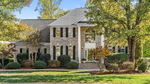 12 Hill Valley Ct, Greensboro, NC 27410