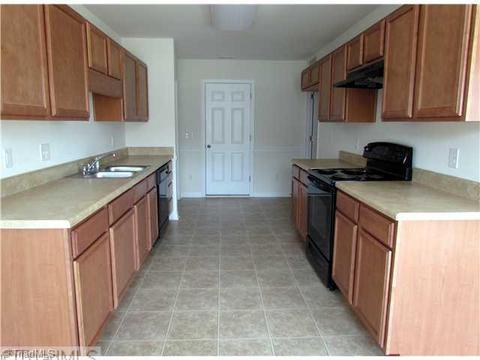 109 Bouldin Ct, Trinity, NC 27370 photo 6