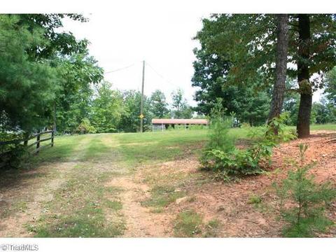 240 Spring Valley Rd, Stuart, VA 24171 photo 4
