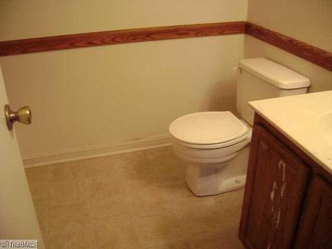 110 Oak Pointe, King, NC 27021 photo 12