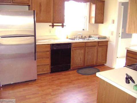 110 Oak Pointe, King, NC 27021 photo 3