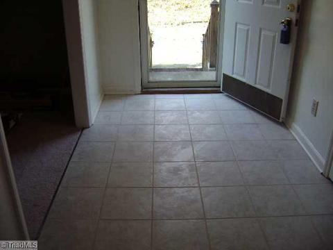 110 Oak Pointe, King, NC 27021 photo 2
