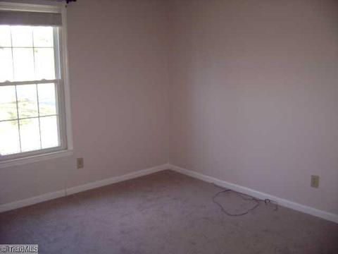 110 Oak Pointe, King, NC 27021 photo 10