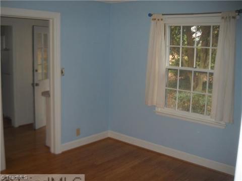 634 Colonial Dr, High Point, NC 27262 photo 12