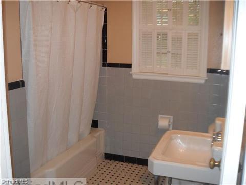634 Colonial Dr, High Point, NC 27262 photo 11