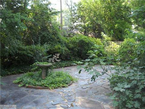 634 Colonial Dr, High Point, NC 27262 photo 8