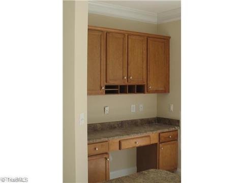3784 Shadow Ridge Dr, High Point, NC 27265 photo 11