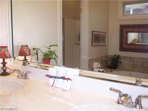 1715 Chickadee, High Point, NC 27262 photo 10