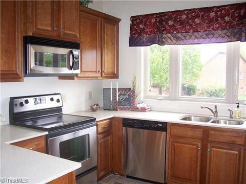 1715 Chickadee, High Point, NC 27262 photo 6