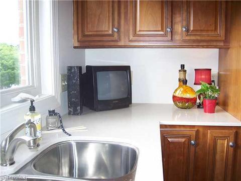 1715 Chickadee, High Point, NC 27262 photo 7