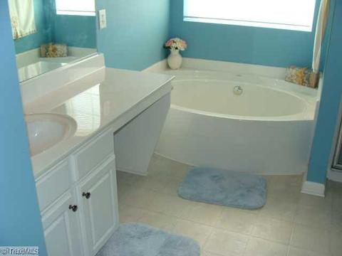 1235 Hampton Park, High Point, NC 27265 photo 11