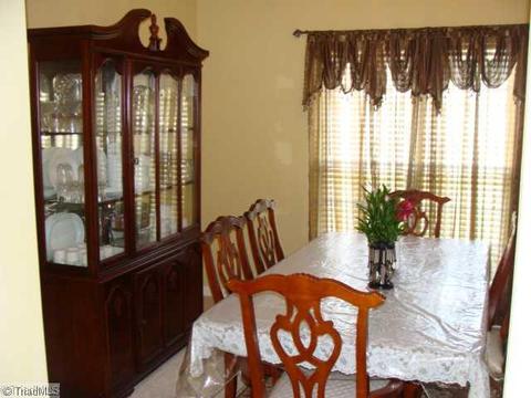 1235 Hampton Park, High Point, NC 27265 photo 4