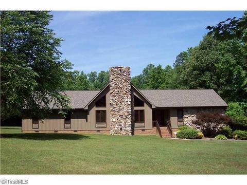 3505 Ivey Ln, Trinity, NC 27370 photo 1