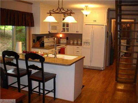 19 Windsor Rd, Thomasville, NC 27360 photo 3