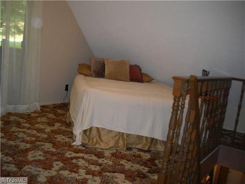 19 Windsor Rd, Thomasville, NC 27360 photo 10