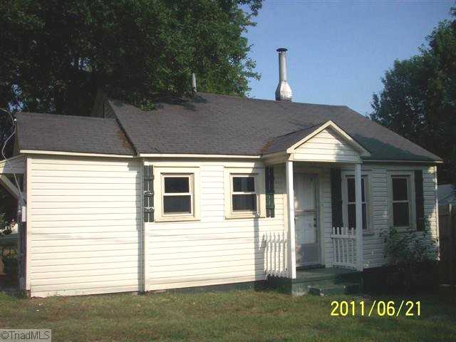 416 Griffith St, Thomasville, NC 27360 photo 1