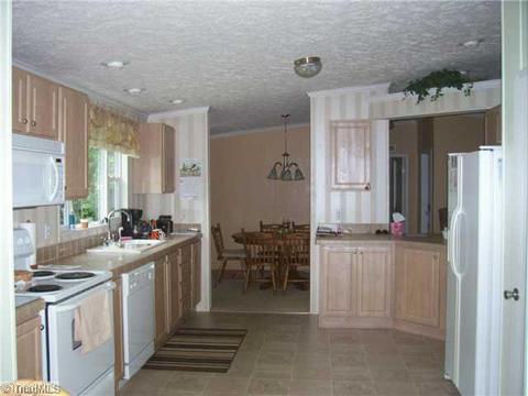 1740 Traphill Un, Traphill, NC 28685 photo 6