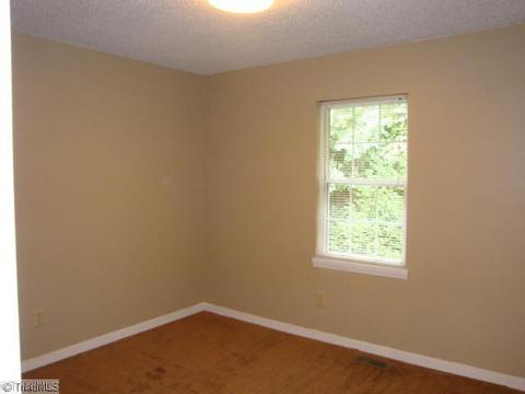 2608 Guyer St, High Point, NC 27265 photo 8