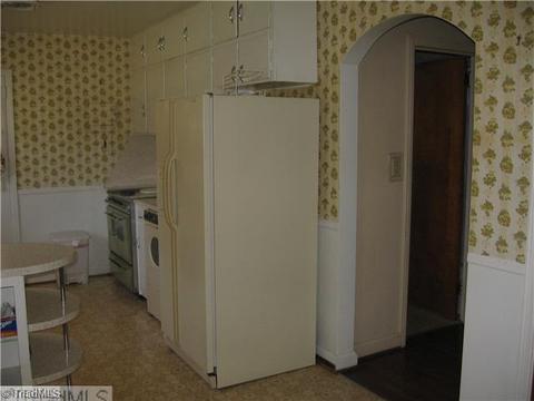 207 Seward Ave, High Point, NC 27265 photo 4