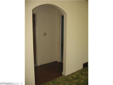 207 Seward Ave, High Point, NC 27265 photo 5