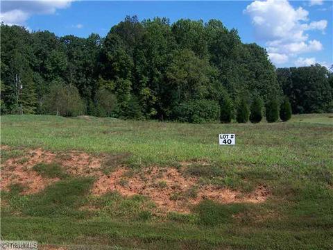 123 Pinnacle Dr, High Point, NC 27265 photo 2