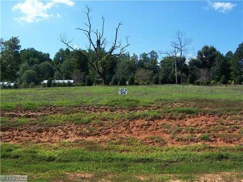 116 Pinnacle Dr, High Point, NC 27265 photo 2