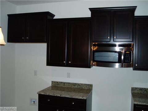 2808 Splitbrooke Dr, High Point, NC 27265 photo 5