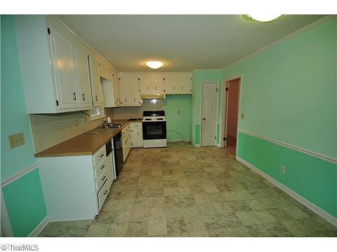 3602 Tanglebrook Trl, Clemmons, NC 27012 photo 5
