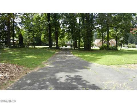 1150 Crescent, King, NC 27021 photo 2