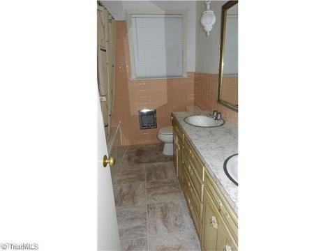 1150 Crescent, King, NC 27021 photo 12