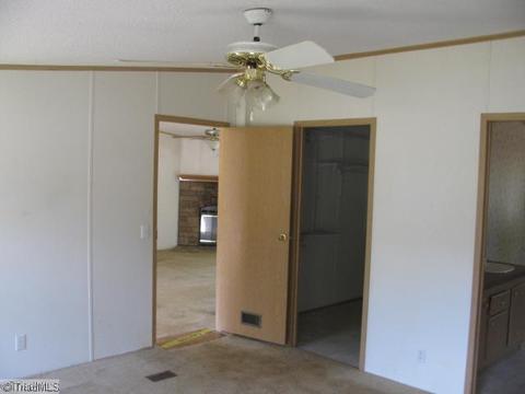 2935 Eagle Pt, Trinity, NC 27370 photo 8