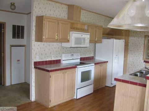 2935 Eagle Pt, Trinity, NC 27370 photo 6