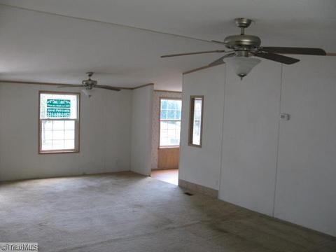 2935 Eagle Pt, Trinity, NC 27370 photo 4