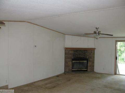 2935 Eagle Pt, Trinity, NC 27370 photo 3