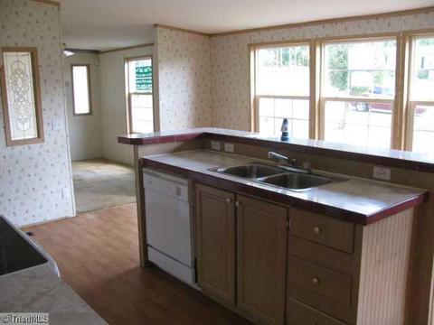 2935 Eagle Pt, Trinity, NC 27370 photo 7