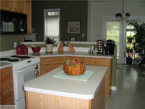 324 Maverick Trl, King, NC 27021 photo 4