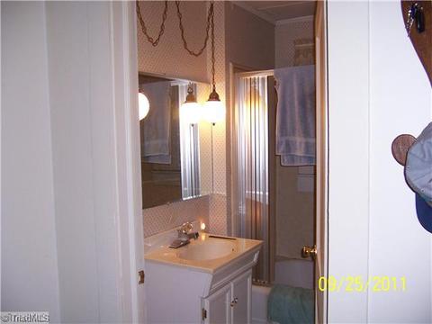 903 E Main St, Elkin, NC 28621 photo 14