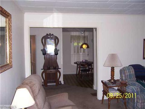 903 E Main St, Elkin, NC 28621 photo 10