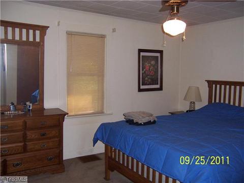 903 E Main St, Elkin, NC 28621 photo 15