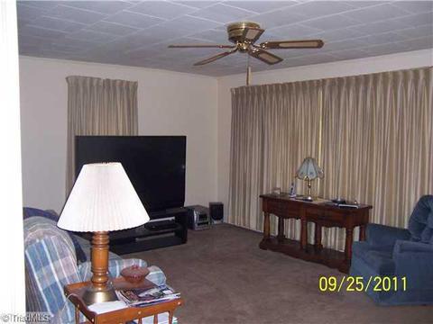 903 E Main St, Elkin, NC 28621 photo 9