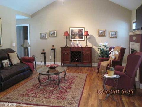 414 Cory Rd, High Point, NC 27265 photo 2