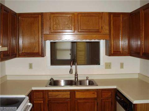 1722 Beaucrest, High Point, NC 27265 photo 2