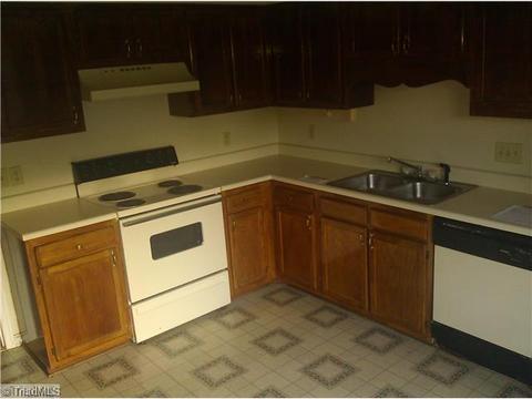 1384 Bailey, High Point, NC 27262 photo 2