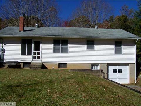 6575 Hampton Rd, Clemmons, NC 27012 photo 2