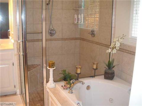 984 Nottingham Rd, High Point, NC 27262 photo 8