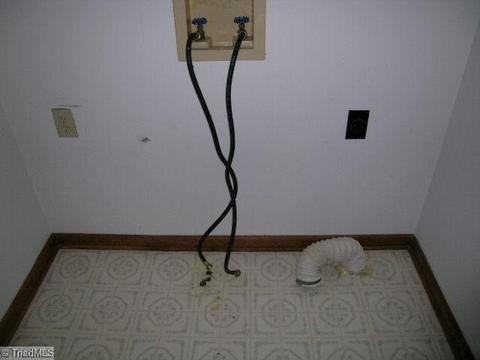 7341 Farmbrook Pl, Thomasville, NC 27360 photo 10