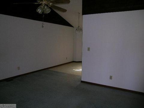 7341 Farmbrook Pl, Thomasville, NC 27360 photo 3