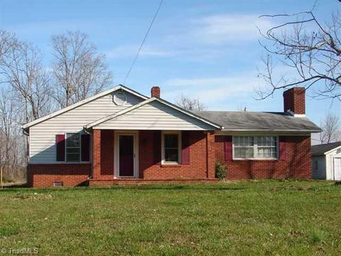 3426 Hoover Hill Rd, Trinity, NC 27370 photo 1