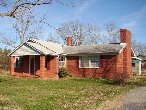 3426 Hoover Hill Rd, Trinity, NC 27370 photo 2
